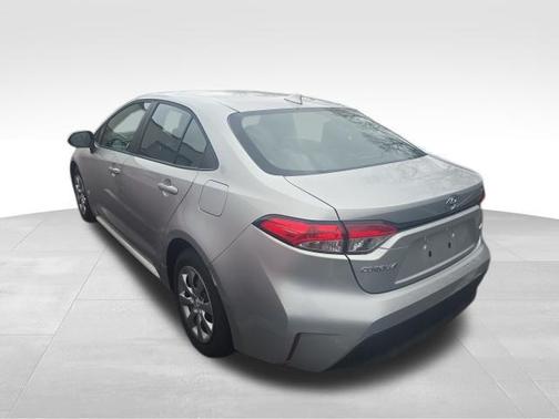 Classic Silver Metallic 2025 Toyota Corolla LE