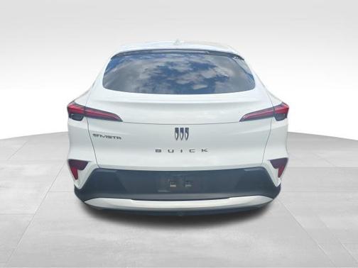Summit White 2025 Buick Envista Preferred FWD