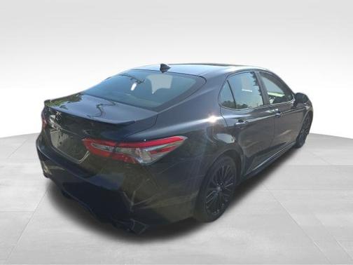 Midnight Black Metallic 2019 Toyota Camry SE