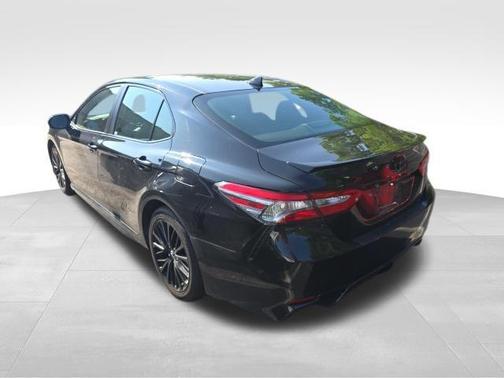 Midnight Black Metallic 2019 Toyota Camry SE