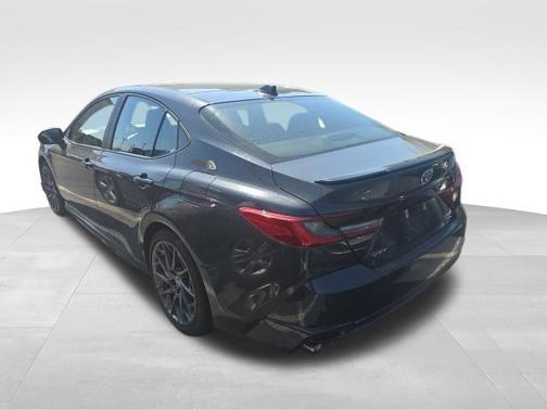 01l7 2025 Toyota Camry XSE