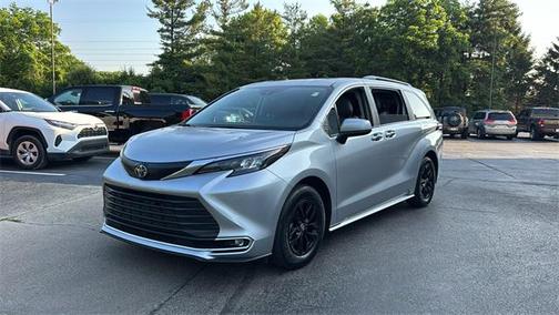 2024 Toyota Sienna XLE 7 Passenger