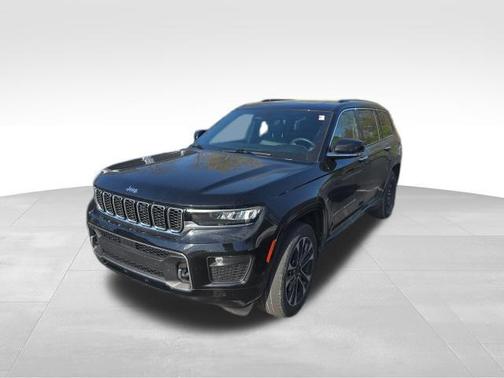 Diamond Black Crystal Pearlcoat 2023 Jeep Grand Cherokee L Overland
