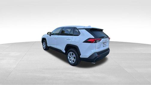 0040 2024 Toyota RAV4 LE