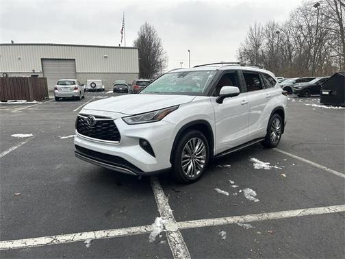 2024 Toyota Highlander Platinum