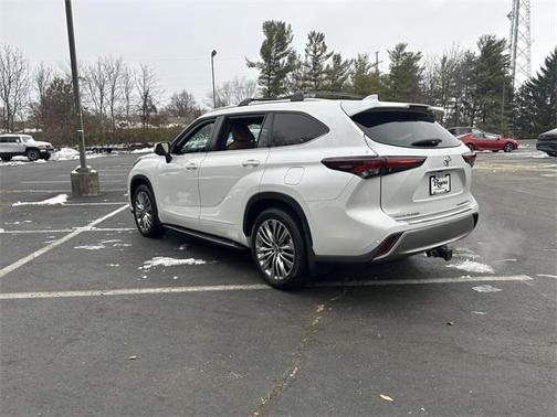 2024 Toyota Highlander Platinum