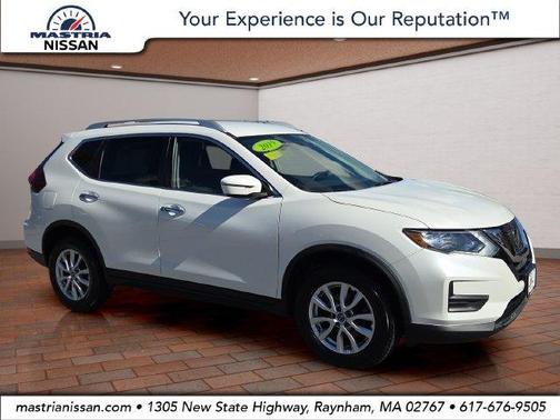 White 2019 Nissan Rogue SV