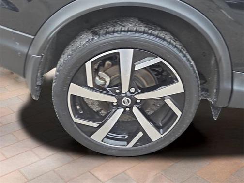 2022 Nissan Rogue Sport SL