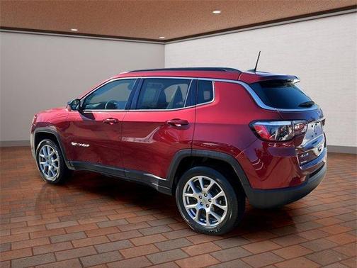 2022 Jeep Compass Latitude Lux