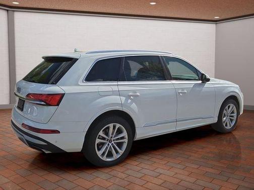 Carrara White 2025 Audi Q7 55 Premium Plus