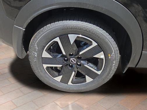 Super Black 2026 Nissan Kicks SV