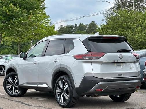 2022 Nissan Rogue SL