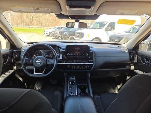 Deep Ocean Blue 2025 Nissan Pathfinder SV