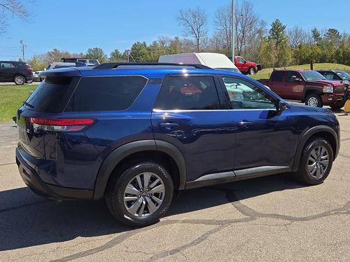 Deep Ocean Blue 2025 Nissan Pathfinder SV