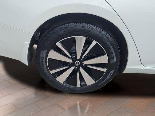 White 2021 Nissan Altima 2.5 SL