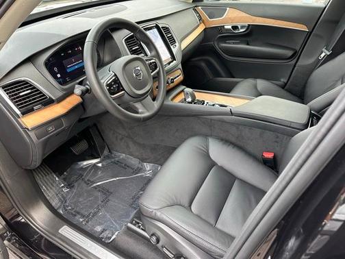 2024 Volvo XC90 B6 Plus Bright Theme 7-Seater