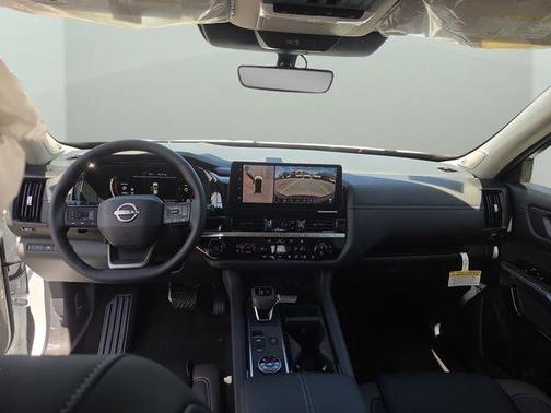 White / Black 2026 Nissan Pathfinder Platinum