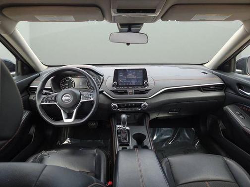 Black 2021 Nissan Altima 2.5 SR