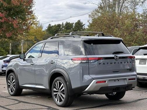 2025 Nissan Pathfinder Platinum