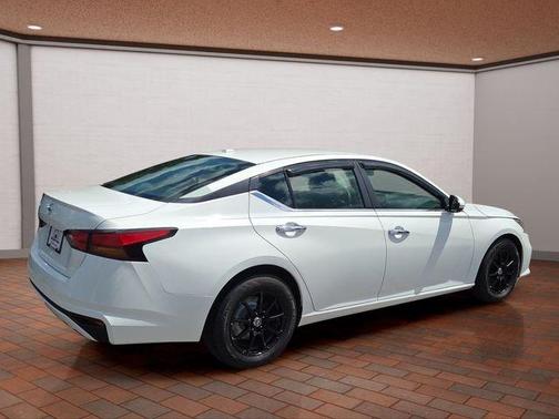 Glacier White 2020 Nissan Altima 2.5 S