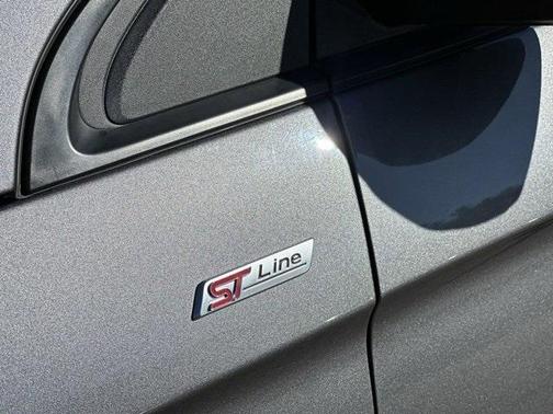 2022 Ford Edge ST Line