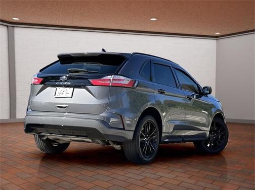 2022 Ford Edge ST Line