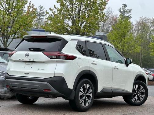 2022 Nissan Rogue SV