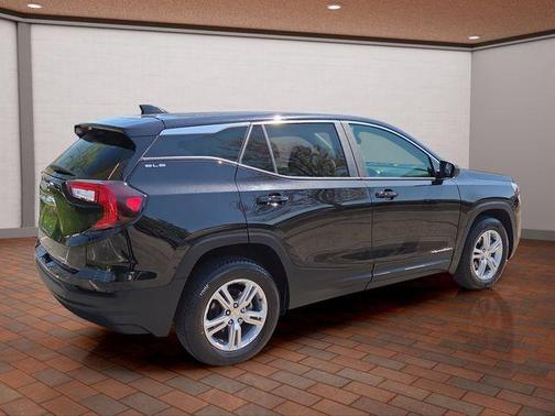 Ebony Twilight Metallic 2024 GMC Terrain SLE