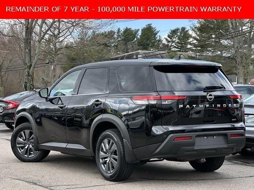 2024 Nissan Pathfinder S