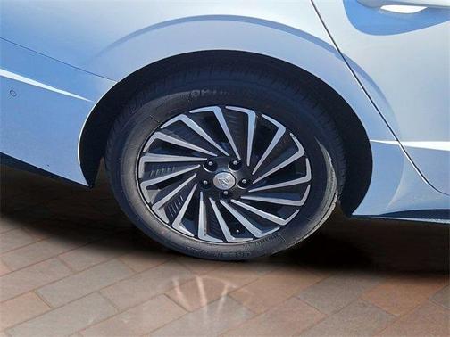 2023 Hyundai SONATA Hybrid Limited