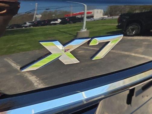 Black Sapphire Metallic 2026 BMW X7 xDrive40i