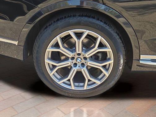 Black Sapphire Metallic 2026 BMW X7 xDrive40i
