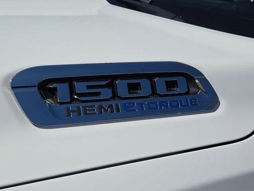 Bright White Clearcoat 2023 RAM 1500 Limited