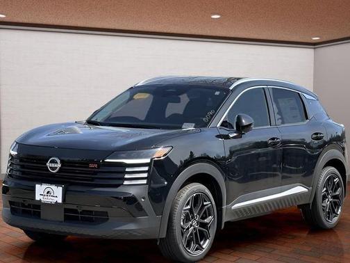 Super Black 2025 Nissan Kicks SR