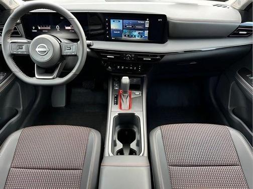 Super Black 2025 Nissan Kicks SR