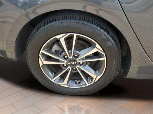Gravity Gray 2024 Kia Forte LXS