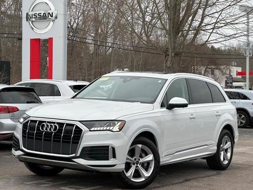 2024 Audi Q7 45 Premium Plus