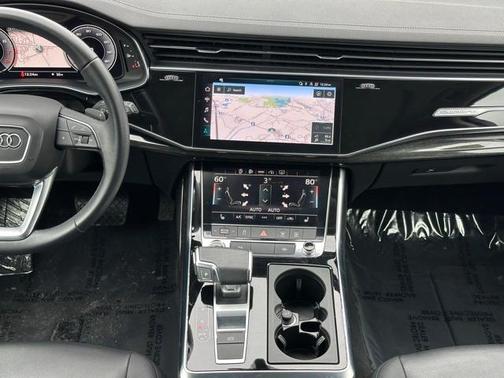 2024 Audi Q7 45 Premium Plus