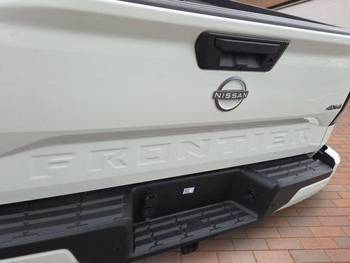 Glacier White 2026 Nissan Frontier SV