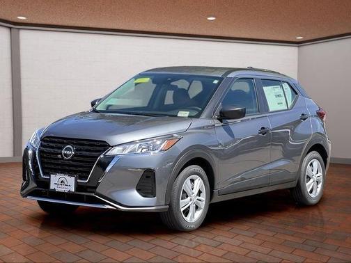 Gun Metallic 2025 Nissan Kicks Play S