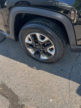 Photo 2 of 32 of 2018 Jeep Compass Trailhawk