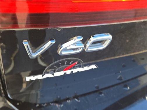 2025 Volvo V60 Cross Country B5 Plus