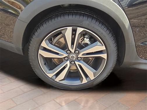 2025 Volvo V60 Cross Country B5 Plus