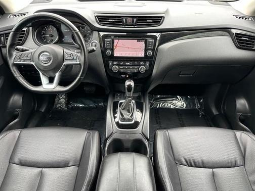 2022 Nissan Rogue Sport SL