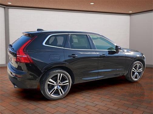 2019 Volvo XC60 T5 Momentum