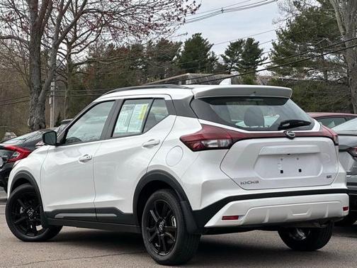 2024 Nissan Kicks SR