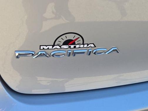 Silver Mist Clearcoat 2024 Chrysler Pacifica Touring-L