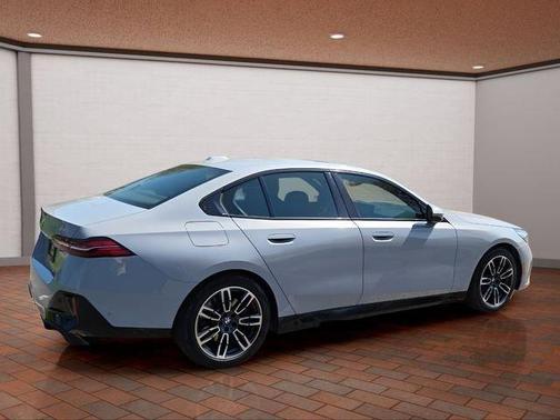 Gray Metallic 2026 BMW 530 i xDrive