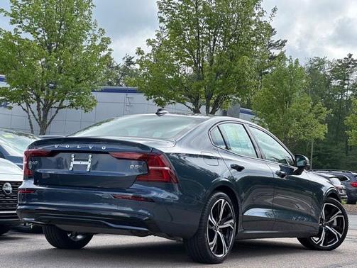 2025 Volvo S60 B5 Core