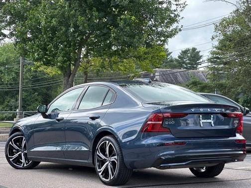 2025 Volvo S60 B5 Core